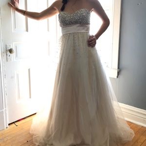 Wedding/prom dress